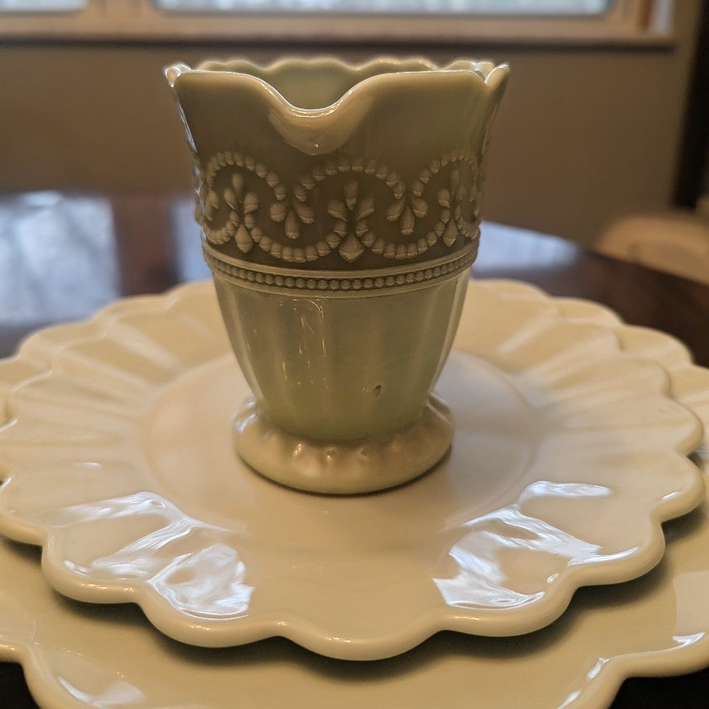 Pioneer Woman Dishes. Jade Green. Creamer, Scalloped Salad And Dinner Plates - Picture 2 of 11